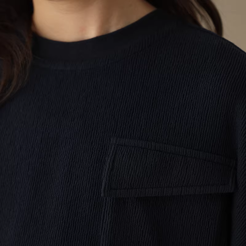 Quần áo trẻ em cho mùa thu đông, áo len chui đầu dày dặn có cổ tròn, lót lông cừu, phối màu ấm áp cho bé trai và bé gái.