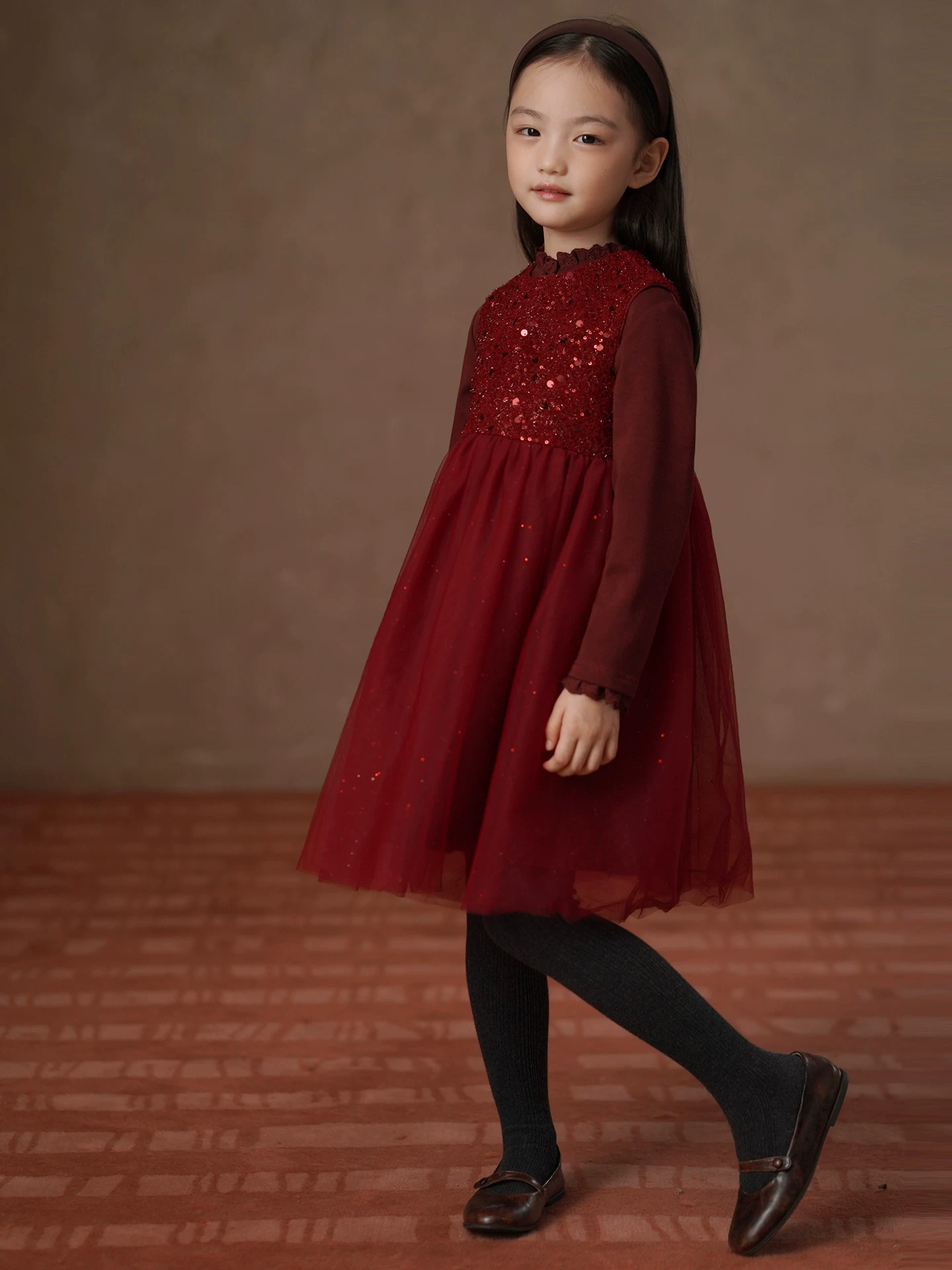 Quần áo trẻ em mùa đông váy trẻ em phong cách nhỏ Chanel chắp vá vest váy bé gái nhung đỏ váy công chúa vải tuyn
