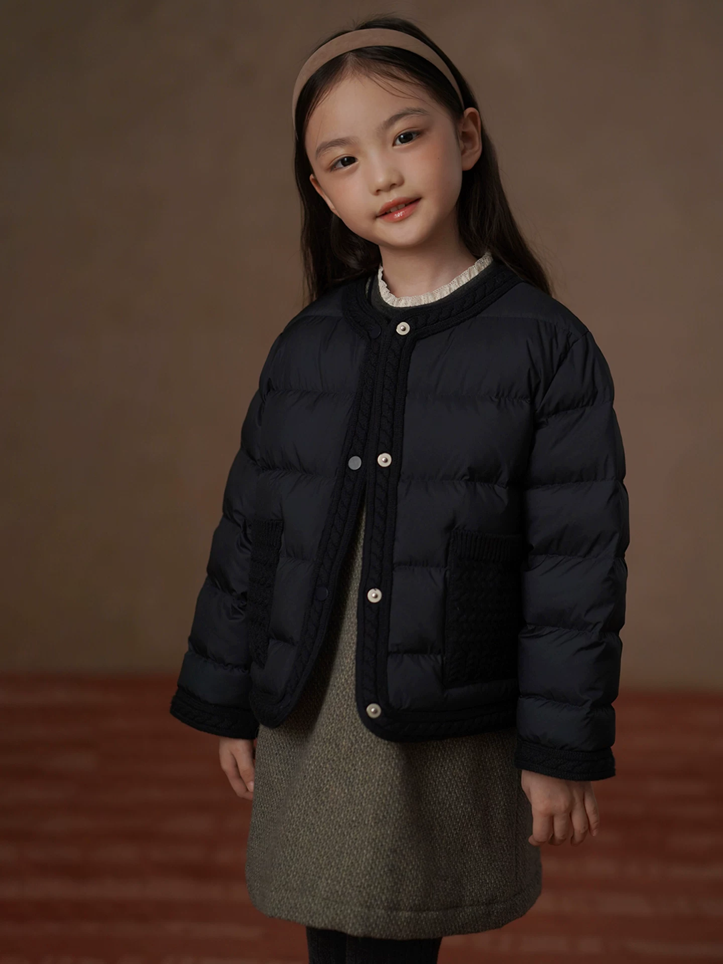 Áo khoác ngắn mùa đông dành cho trẻ em màu xanh hải quân, kiểu Chanel, lót lông nhẹ, quần áo mùa đông mới dành cho bé gái.