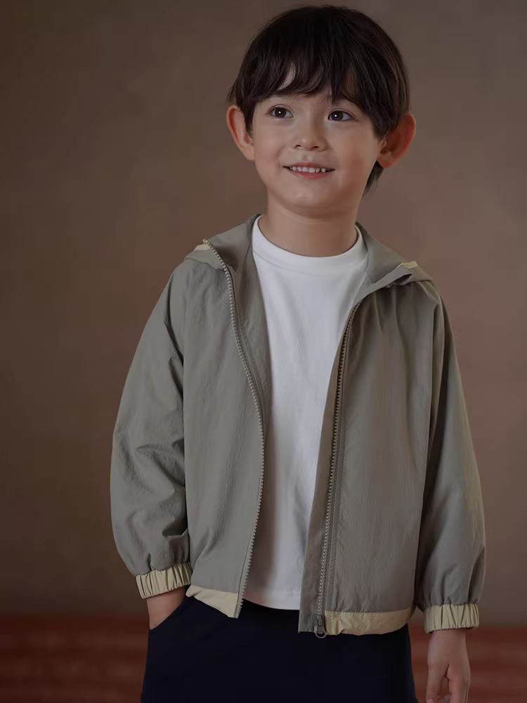 Quần áo trẻ em mùa xuân thu áo khoác có mũ trùm đầu dáng rộng thông thường dành cho bé trai và bé gái áo khoác ngoài trời chống gió và chống nước