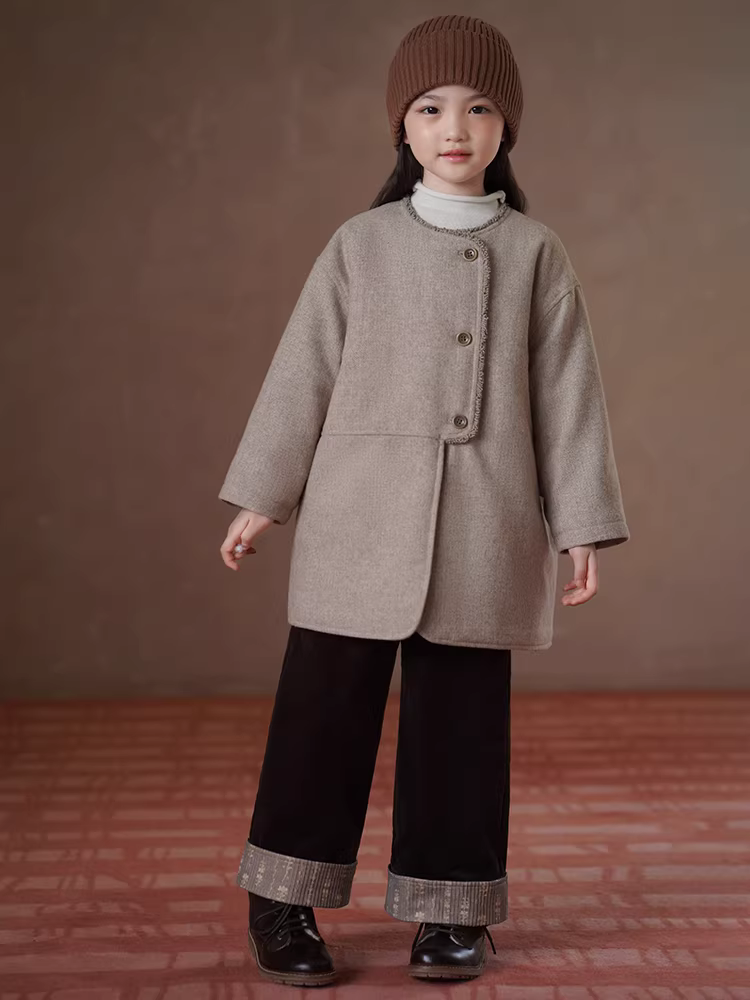 Quần mùa đông cho bé gái, quần vải nhung kẻ sọc lót lông cừu ấm áp, quần ống đứng dày dặn họa tiết hoa ghép cho bé gái.