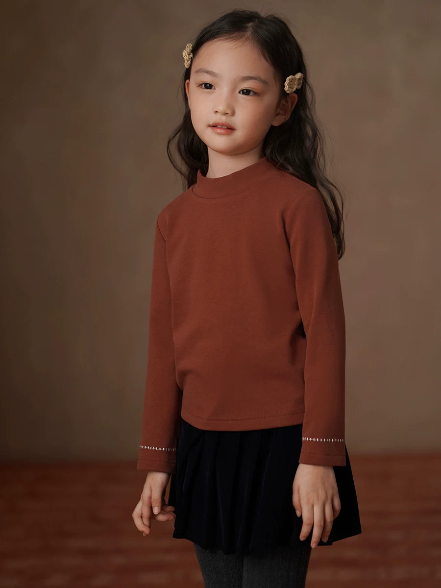 Quần áo trẻ em mùa thu đông Áo thun dài tay có lớp lót lông cừu, áo màu đỏ ấm áp cho bé gái, áo sơ mi cổ cao nửa cổ sành điệu.
