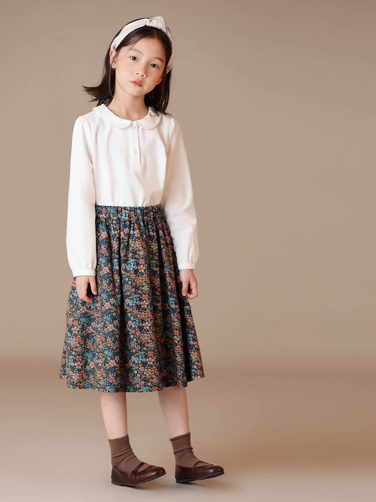Quần áo trẻ em mùa xuân hè Áo sơ mi cổ búp bê dành cho bé gái, áo sơ mi trắng cho trẻ lớn, áo sơ mi dài tay cotton dành cho cha mẹ và con cái.