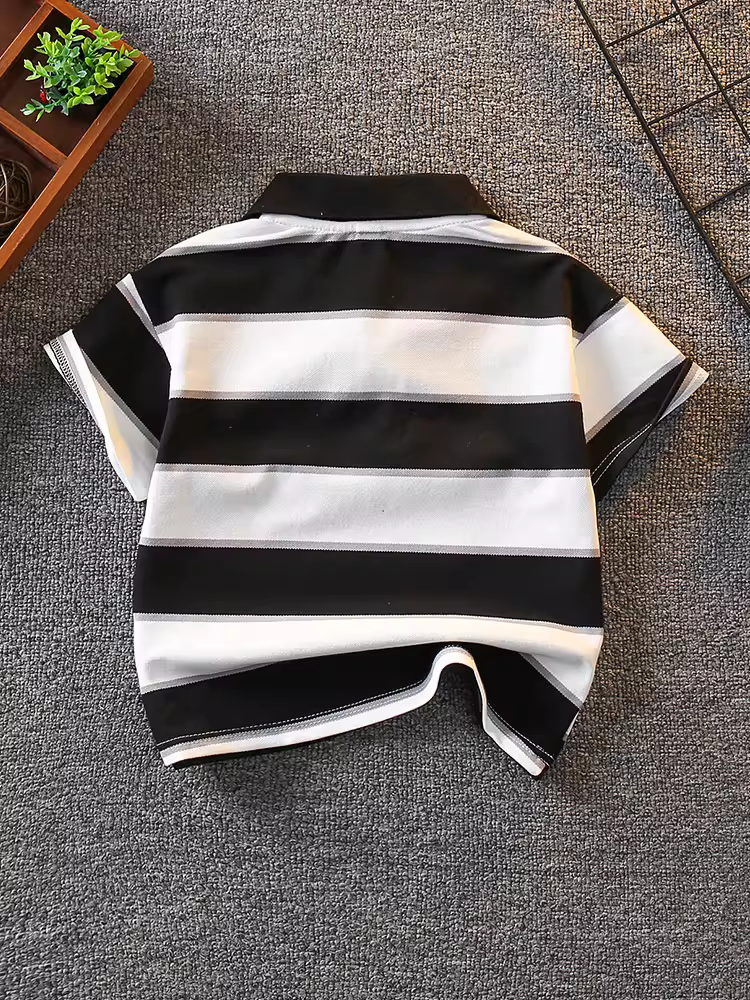 Áo thun bé trai hè 2025 kiểu polo mới, chất liệu thoáng mát, thời trang, cá tính, tay ngắn rộng rãi cho bé trai.