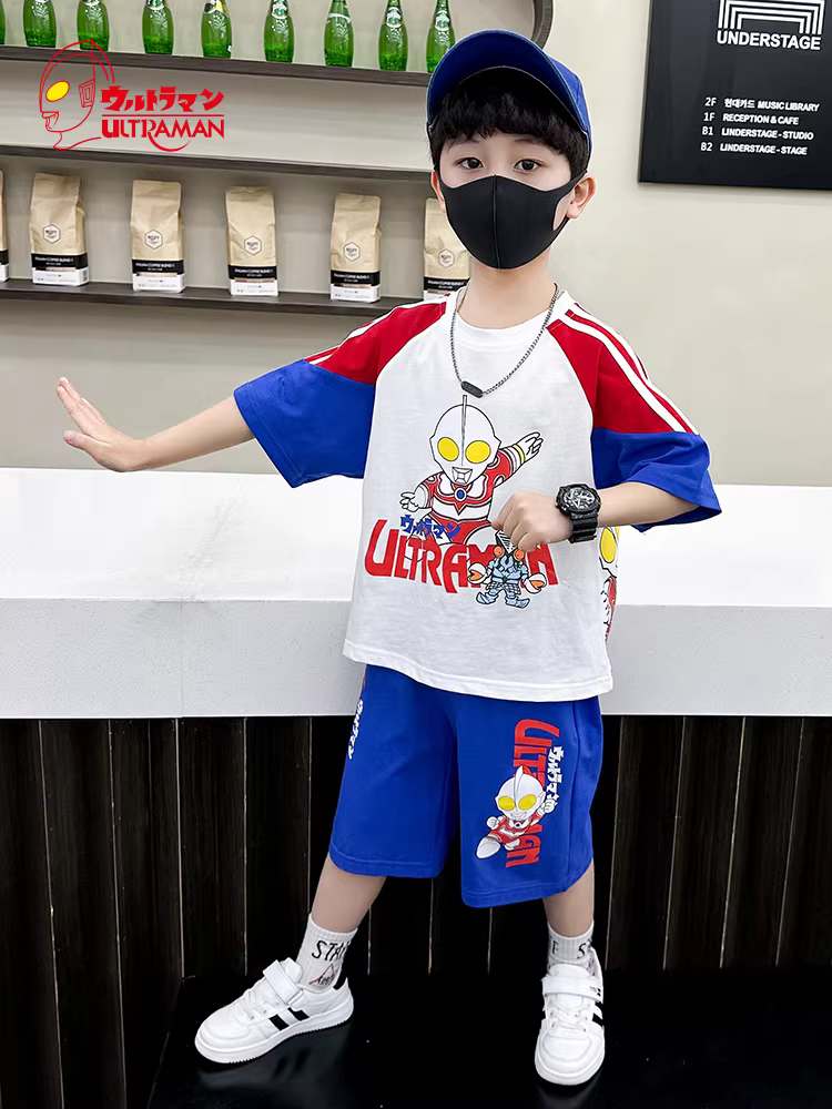 Quần áo mùa hè Ultraman bé trai 2025 bộ đồ trẻ em mới đẹp trai quần áo trẻ em ngắn tay thời trang và phong cách bộ hai mảnh