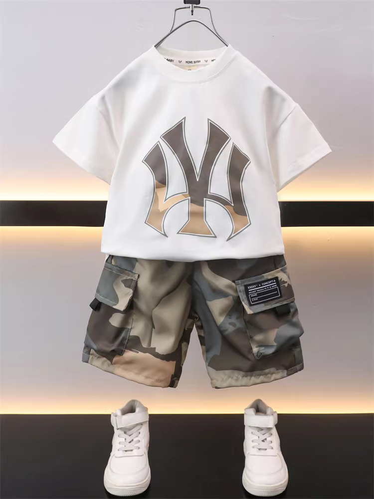 Bộ đồ hè bé trai 2025, quần áo hè ngắn tay trẻ em mới, thời trang và đẹp trai, phong cách đường phố hot trend mạng xã hội, bộ hai mảnh
