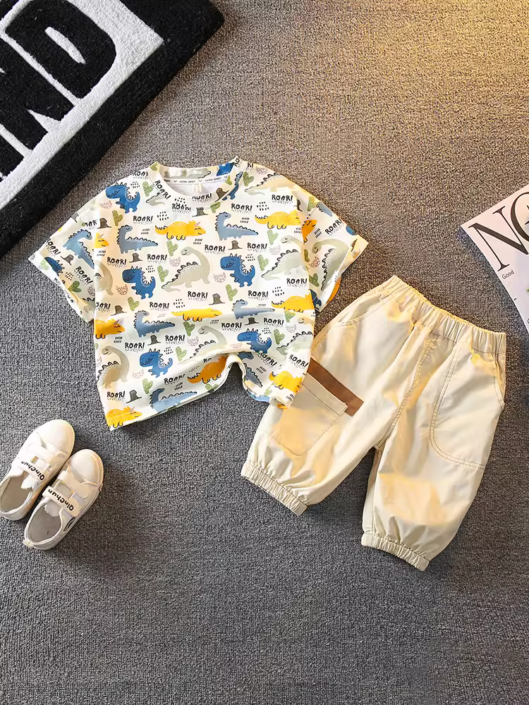 Quần áo trẻ em trai, bộ đồ hè 2025 mới thời trang, mát mẻ, áo ngắn tay trẻ em hợp xu hướng, quần áo hè trẻ em hợp thời trang