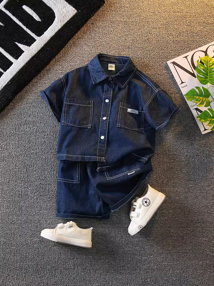 Bộ đồ bé trai hè 2025 mới thoáng mát, bộ trang phục hè bé trai chất liệu denim, áo ngắn tay hai mảnh, kiểu dáng thời trang