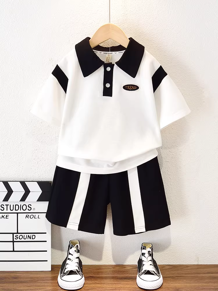 Bộ quần áo hè cho bé trai năm 2025, kiểu dáng thời trang, quần áo trẻ em, áo polo ngắn tay mát mẻ và lịch lãm, bộ hai mảnh