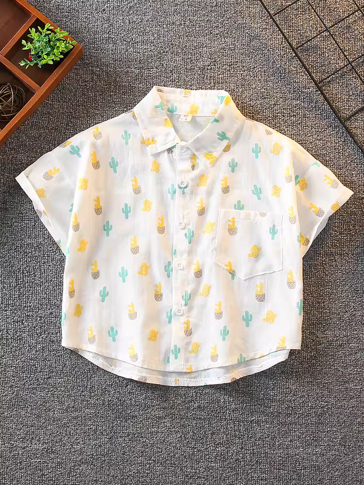 Áo sơ mi ngắn tay cho bé trai, trang phục mùa hè, kiểu mới 2025, áo sơ mi hoa phong cách Hàn Quốc thời trang cho trẻ em, áo dạo phố hợp thời trang và đẹp trai cho mùa hè.