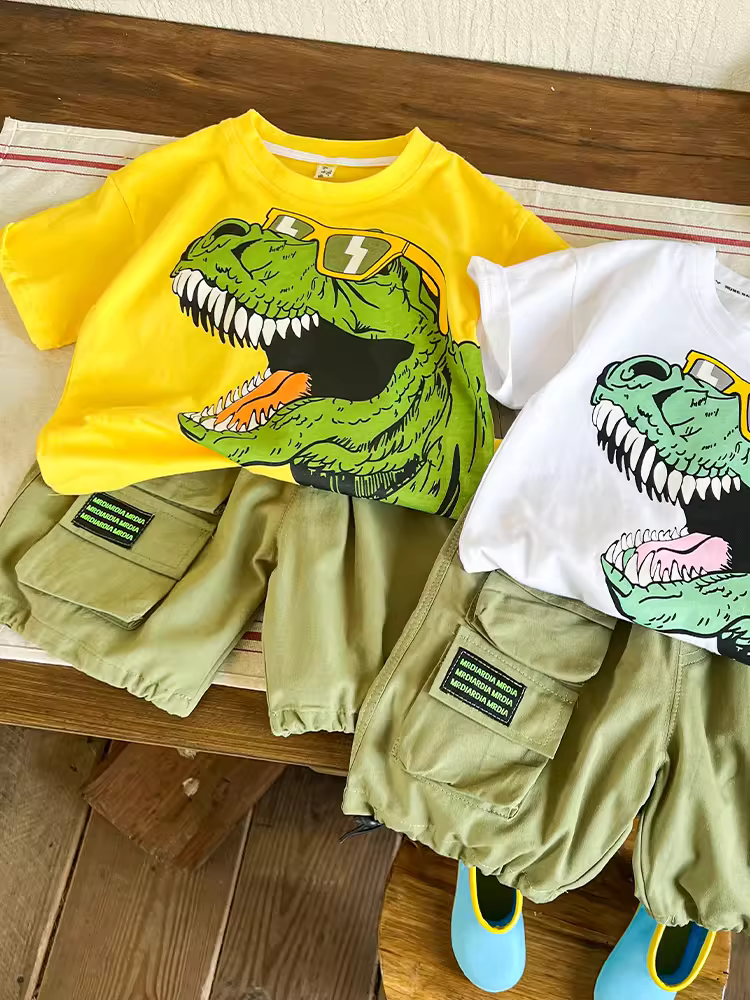 Bộ trang phục hè 2025 cho bé trai, kiểu dáng thời trang, quần áo hè mỏng cho trẻ nhỏ, mát mẻ và lịch lãm, bộ hai mảnh tay ngắn