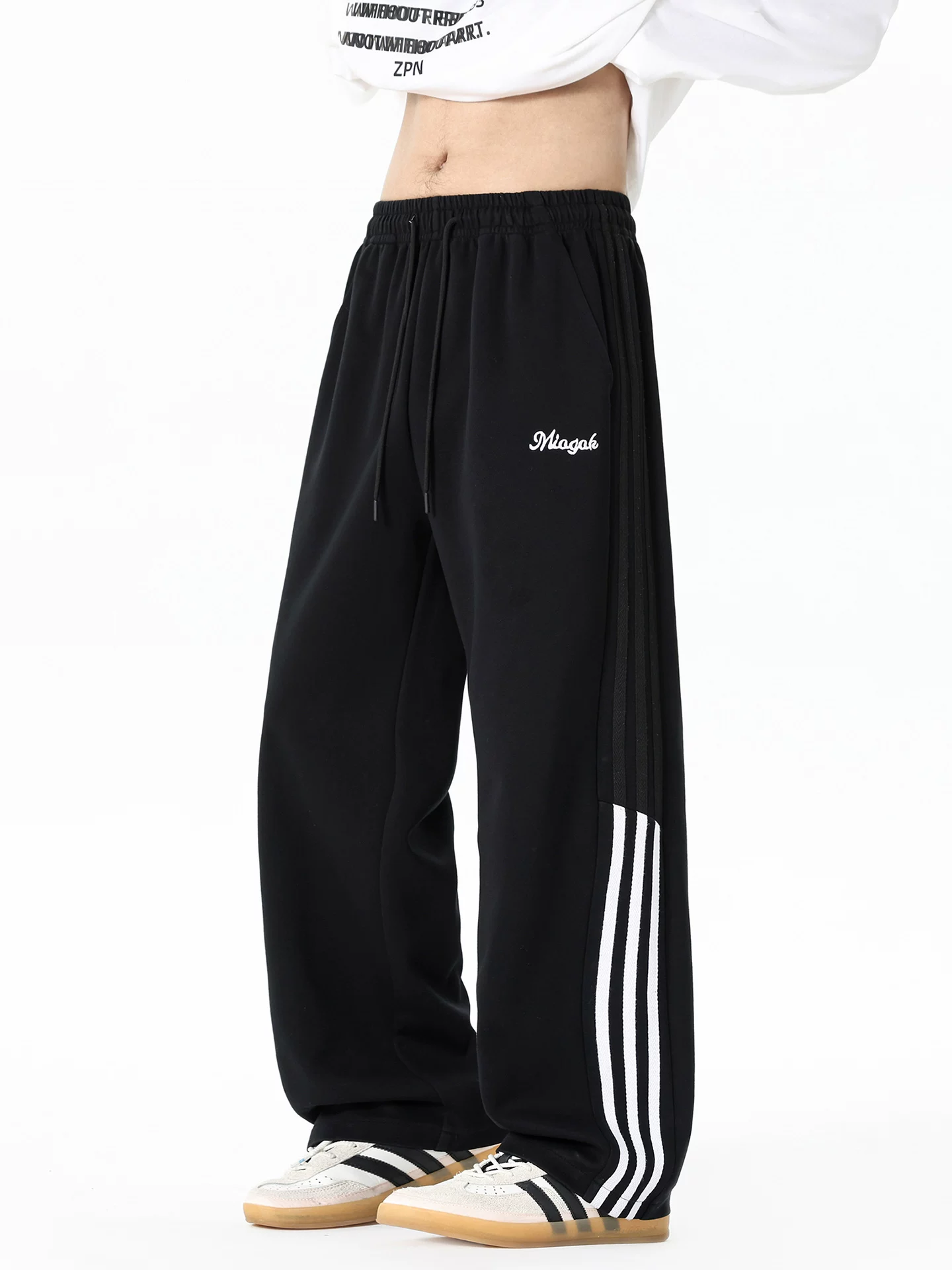 Quần dài nam Jeanswest ba sọc ống đứng, phong cách Mỹ thời thượng, thích hợp cho mùa xuân thu.