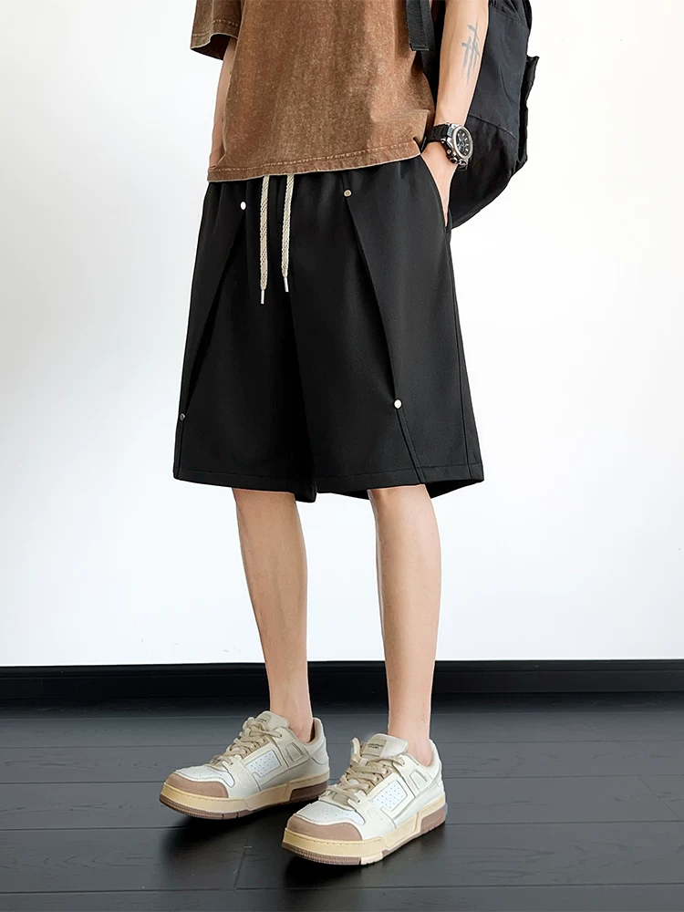 Quần short năm phần chất liệu lụa băng thoáng khí thân thiện với da của Jeanswest dành cho nam, quần short thể thao mỏng mát cao cấp mùa hè.