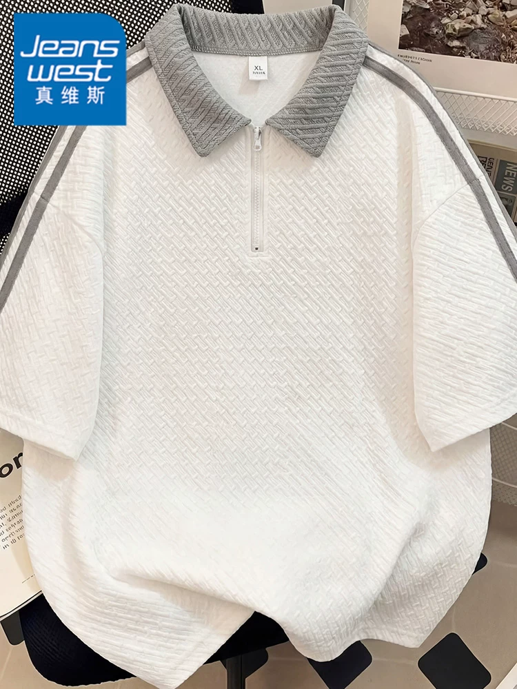 Áo thun nam Jeanswest chất liệu jacquard phối màu sọc, cổ nửa khóa kéo, mùa hè, dáng rộng, thoáng khí, cao cấp, thân thiện với da, tay ngắn.
