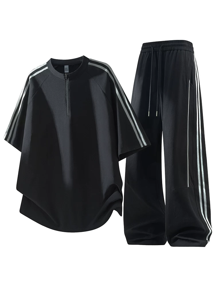 Bộ đồ thể thao kẻ sọc nửa khóa kéo phong cách Mỹ của Jeanswest dành cho nam, bộ hai mảnh rộng rãi thời thượng cao cấp mùa hè.