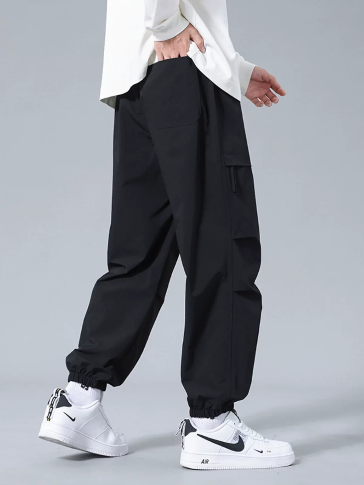 Quần jogger cargo đơn giản màu đen của Jeanswest dành cho nam, quần dài rộng ấm áp lót lông cừu mùa thu đông.
