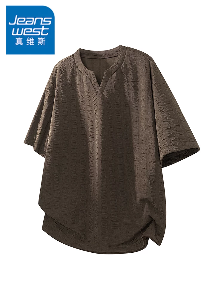 Áo thun cổ nửa hở màu trơn phong cách Mỹ của Jeanswest dành cho nam, mùa xuân hè, cao cấp, mát mẻ và sành điệu, dáng rộng, thoáng khí, thân thiện với làn da, tay ngắn.