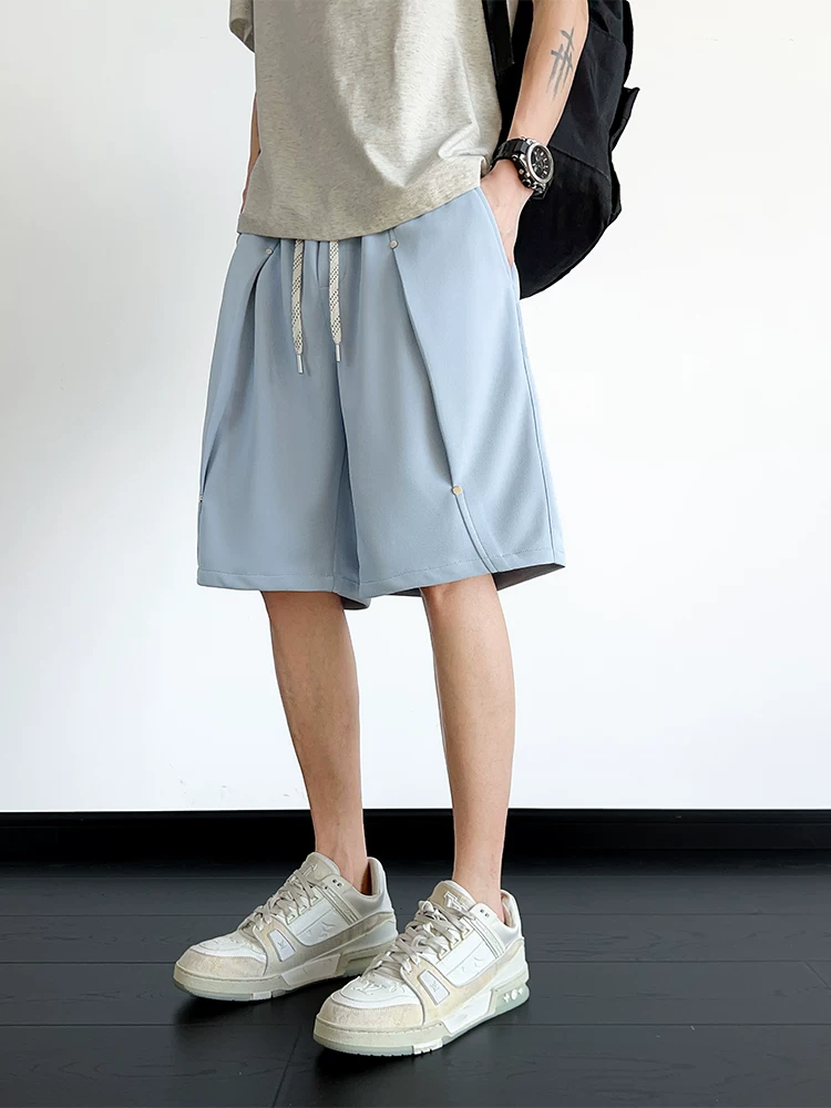 Quần short thể thao Jeanswest chất liệu lụa băng thoáng khí năm phần dành cho nam, quần short mùa hè cao cấp mỏng mát thân thiện với làn da.