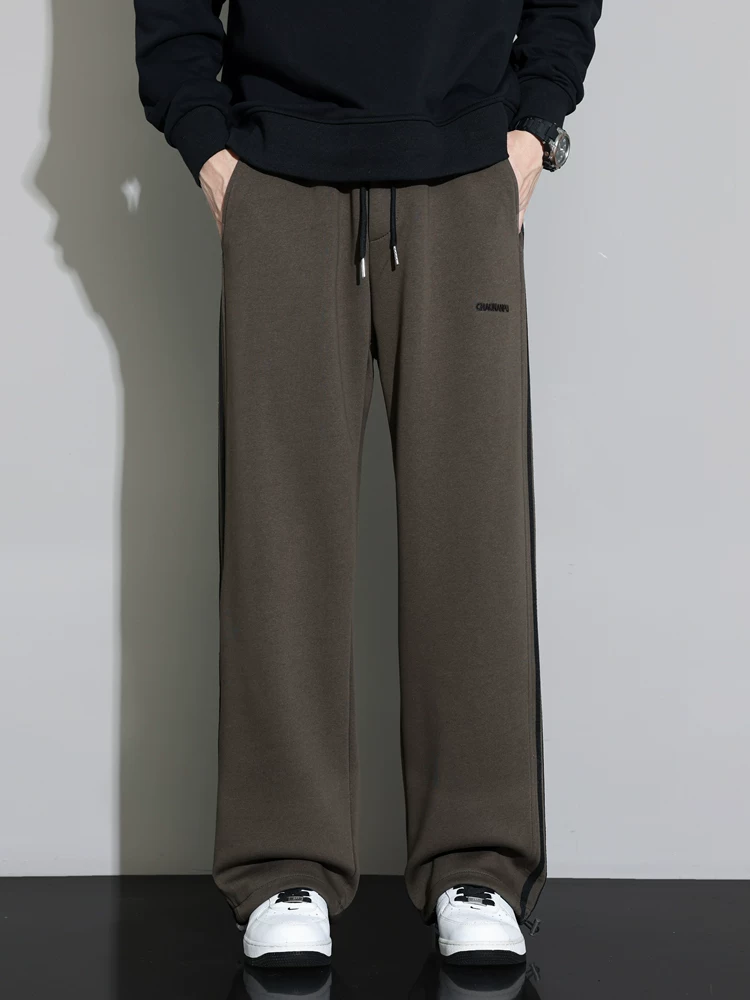 Quần dài nam Jeanswest kiểu Mỹ, ống đứng, ba sọc, phong cách thường ngày, mùa xuân thu, dáng rộng, thời trang và cao cấp.