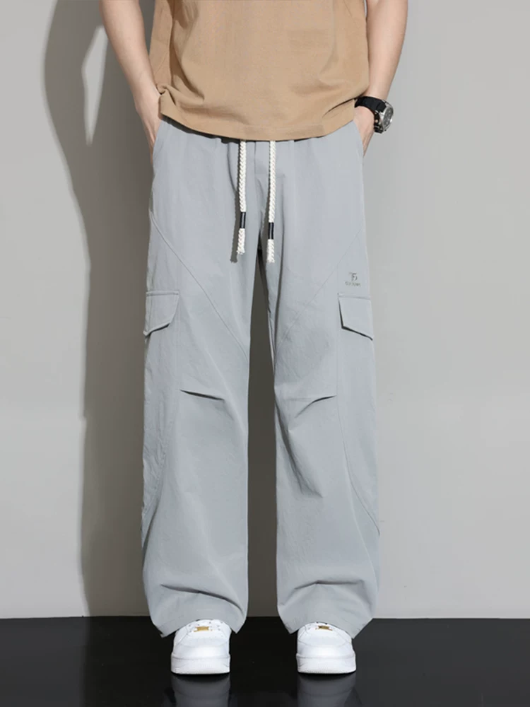 Quần âu nam Jeanswest 2026 kiểu Mỹ thời thượng, ống rộng, dáng suông, chất liệu cao cấp, mặc mùa xuân hè.