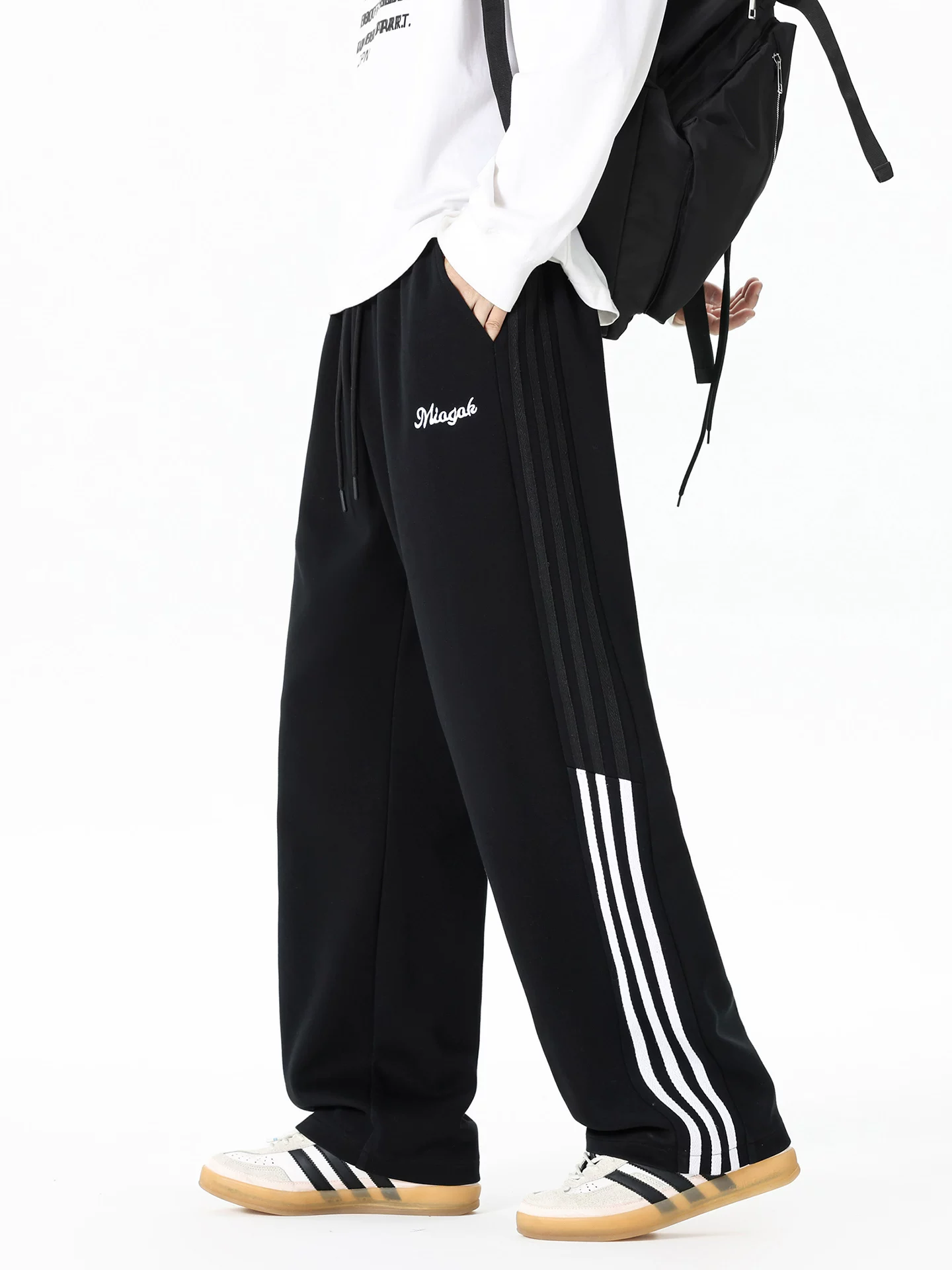 Quần dài nam Jeanswest ba sọc ống đứng, phong cách Mỹ thời thượng, thích hợp cho mùa xuân thu.