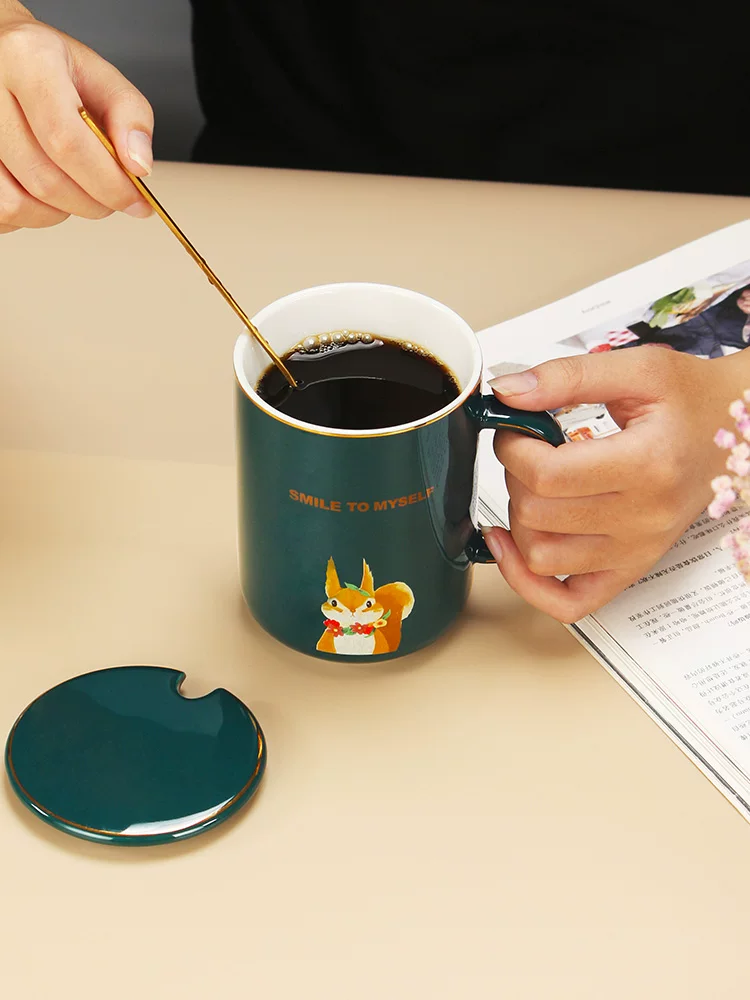 Tách cà phê treo tai Mongdio dùng trong gia đình, phong cách châu Âu, sang trọng nhỏ gọn, cốc tinh tế theo phong cách ins có nắp và thìa, cốc gốm dành cho cặp đôi.