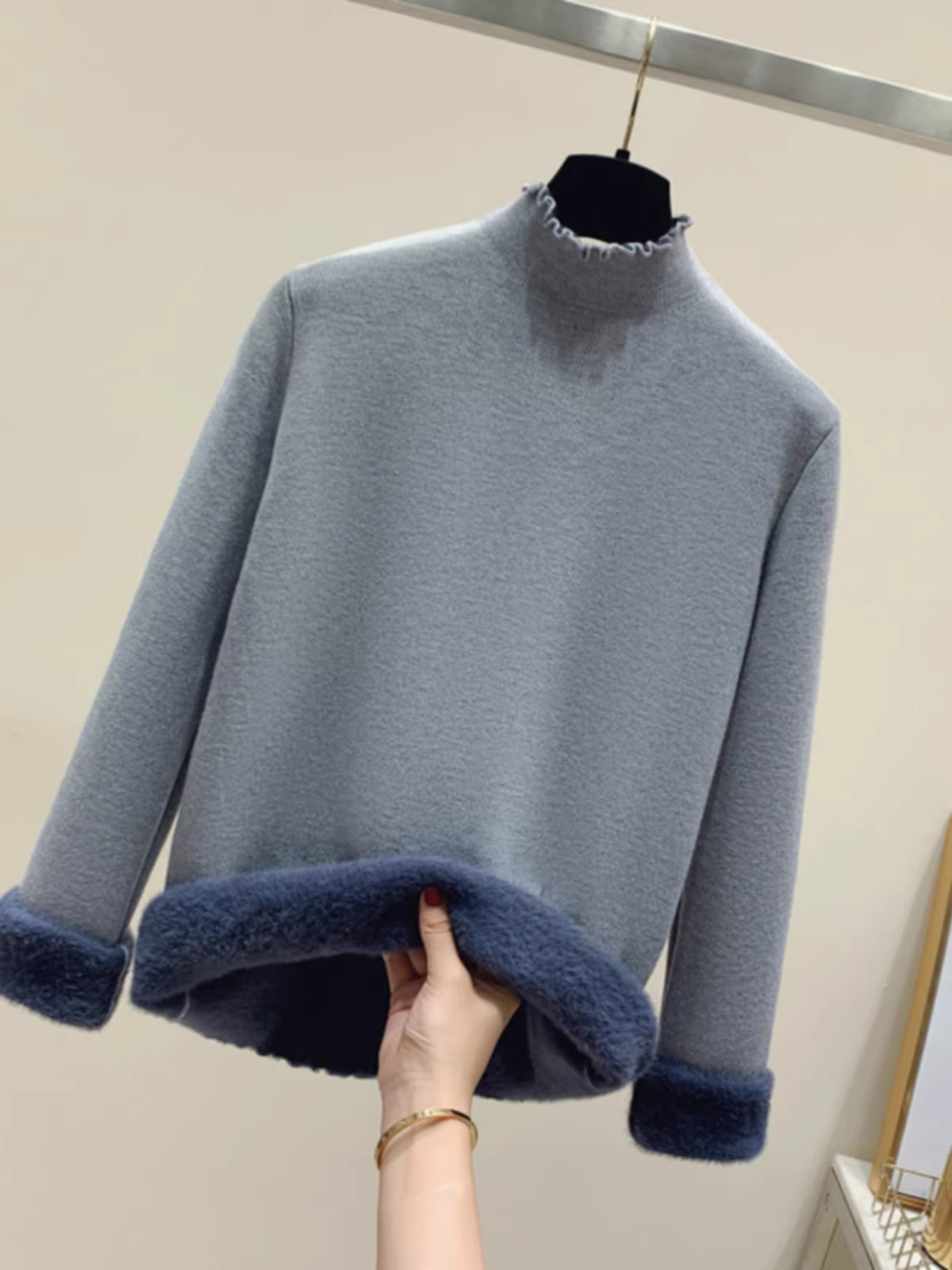 Giảm giá thanh lý quần áo nữ kiểu Âu, áo len chui đầu lông cừu cắt mác, lớp lót ấm áp, áo thun dệt kim lót lông cừu.