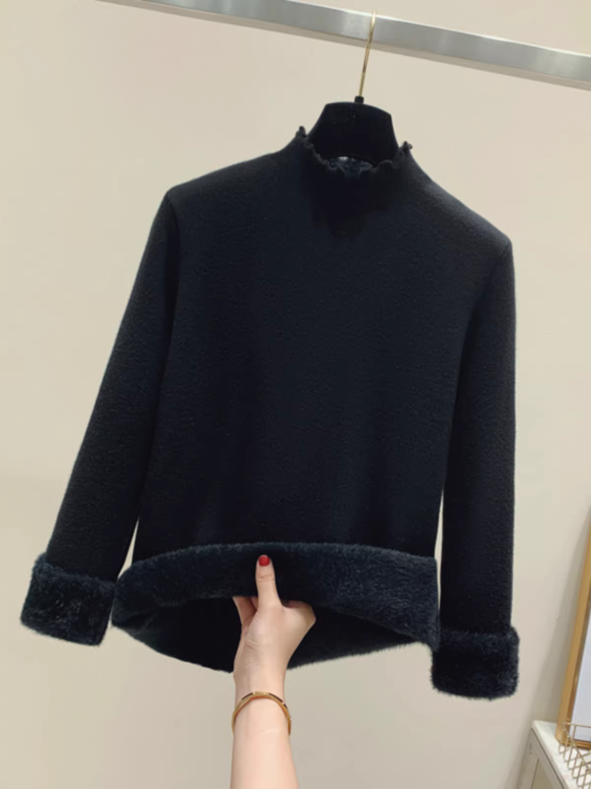 Giảm giá thanh lý quần áo nữ kiểu Âu, áo len chui đầu lông cừu cắt mác, lớp lót ấm áp, áo thun dệt kim lót lông cừu.