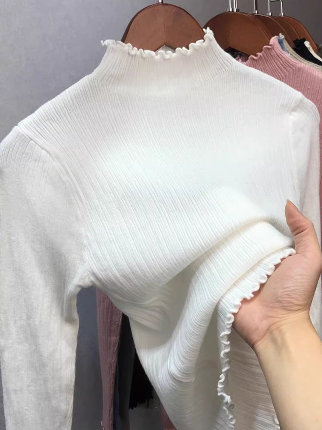 Hàng thanh lý: Hàng xuất dư, cắt mác, viền bèo nhún, áo len nữ cổ nửa cao, áo len mặc lớp, áo thời trang thu đông.