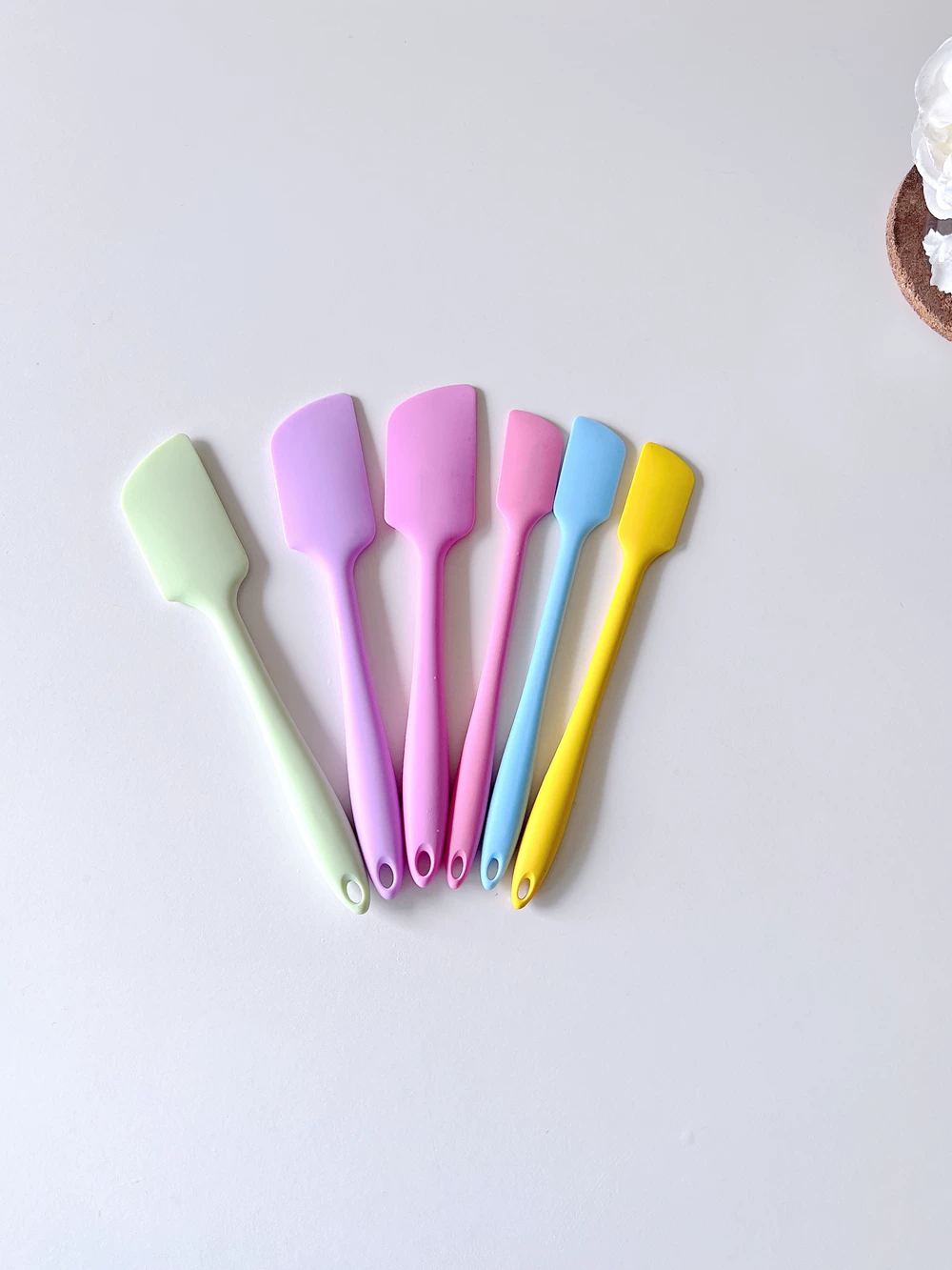 Dụng cụ làm bánh, que trộn, thìa kem, dụng cụ cạo bánh, dụng cụ làm bánh bằng silicon tích hợp chịu nhiệt cao, được xuất khẩu sang Hoa Kỳ.