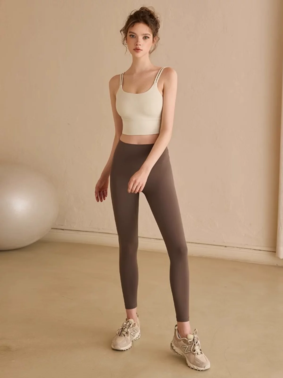 Áo tập yoga dây mảnh, áo ngực thể thao nữ tích hợp mút ngực cố định, chống sốc, dùng cho chạy bộ, tập luyện, thể dục.