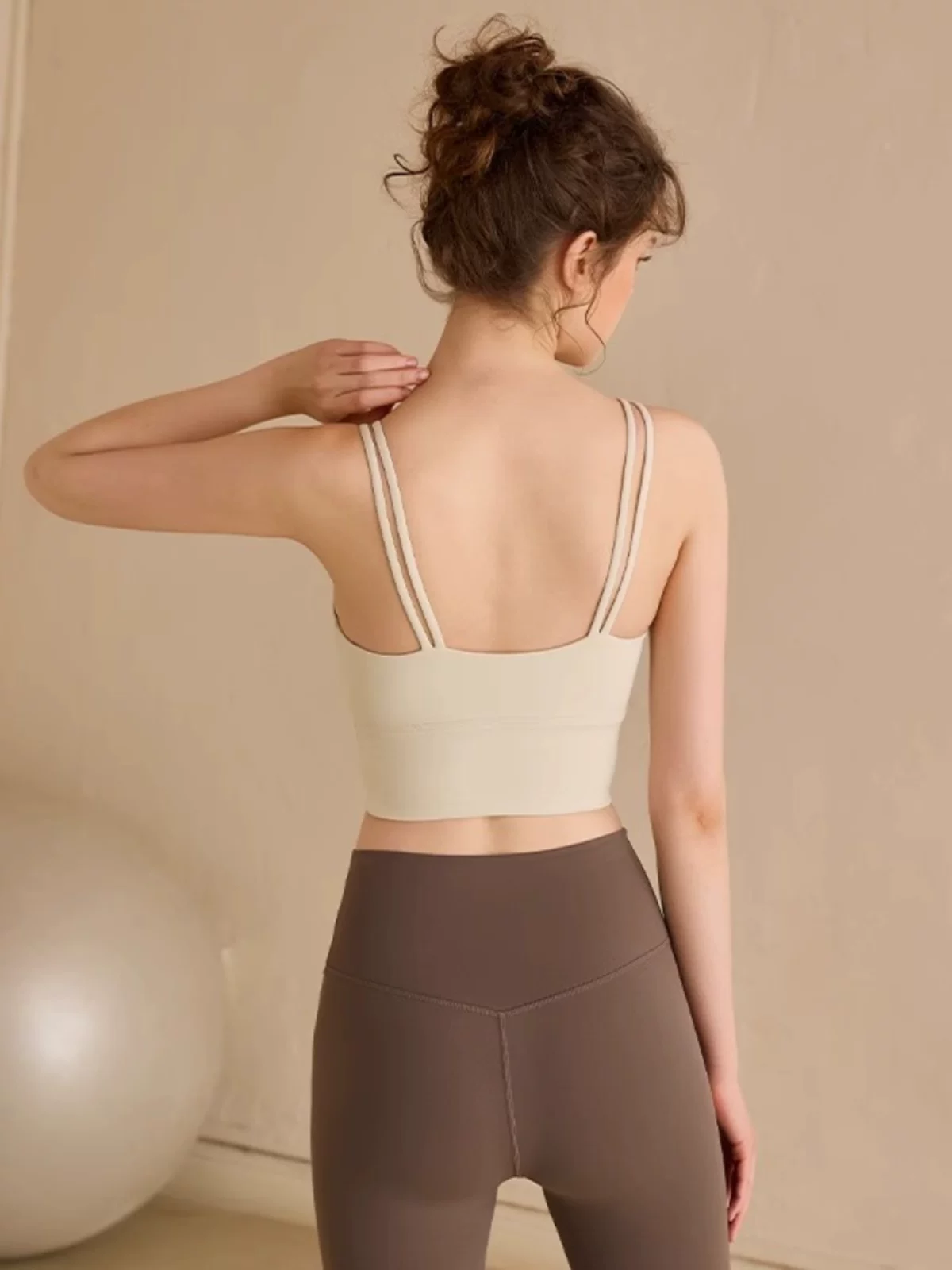 Áo tập yoga dây mảnh, áo ngực thể thao nữ tích hợp mút ngực cố định, chống sốc, dùng cho chạy bộ, tập luyện, thể dục.