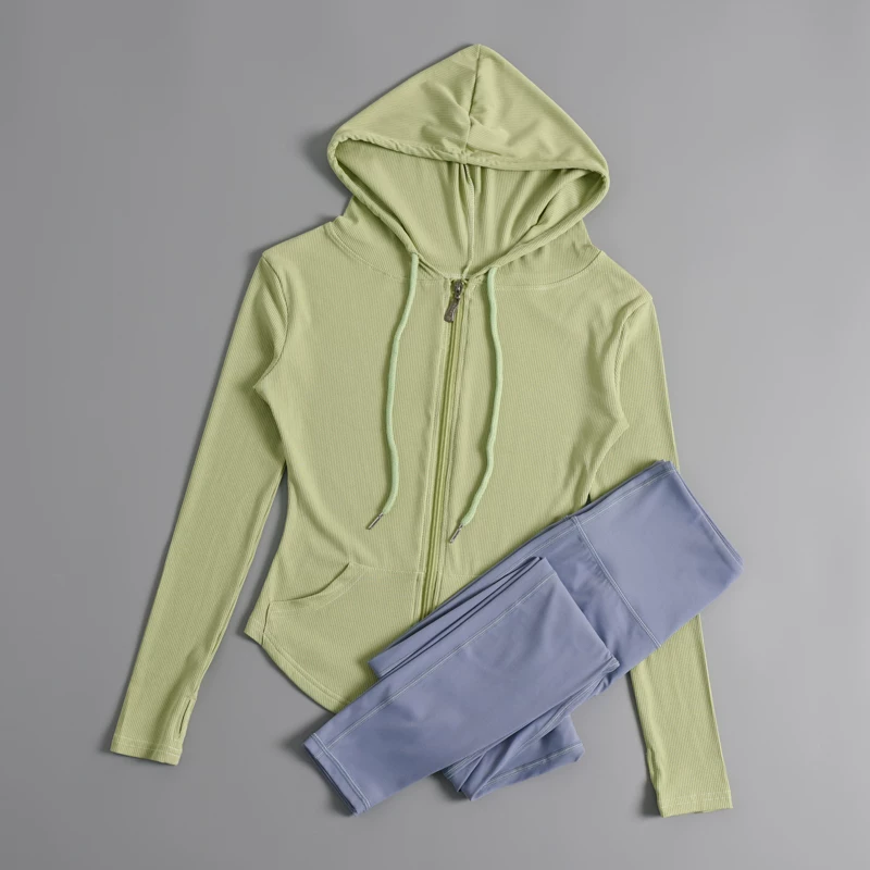 Áo khoác thể thao nữ, kiểu dáng mới mùa thu, áo hoodie có khóa kéo phong cách thể thao, bộ quần yoga bó sát nhanh khô.