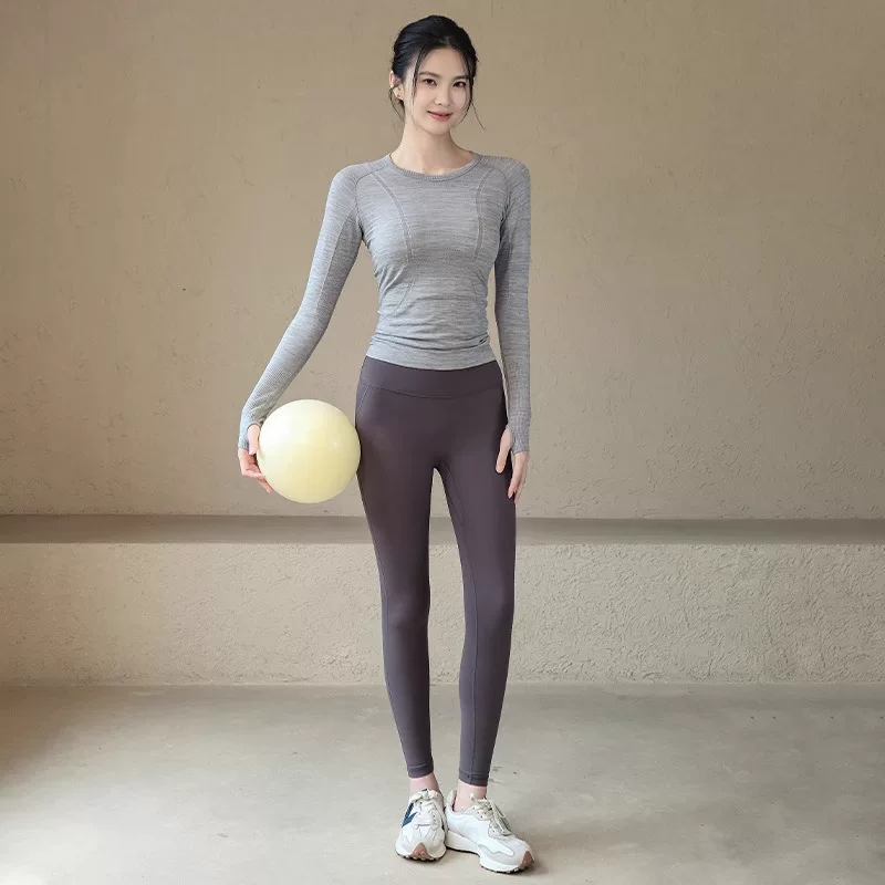 Quần áo tập yoga cho nữ, áo thể thao ôm sát mới mùa thu đông, bộ quần áo tập luyện chạy bộ dài tay cao cấp