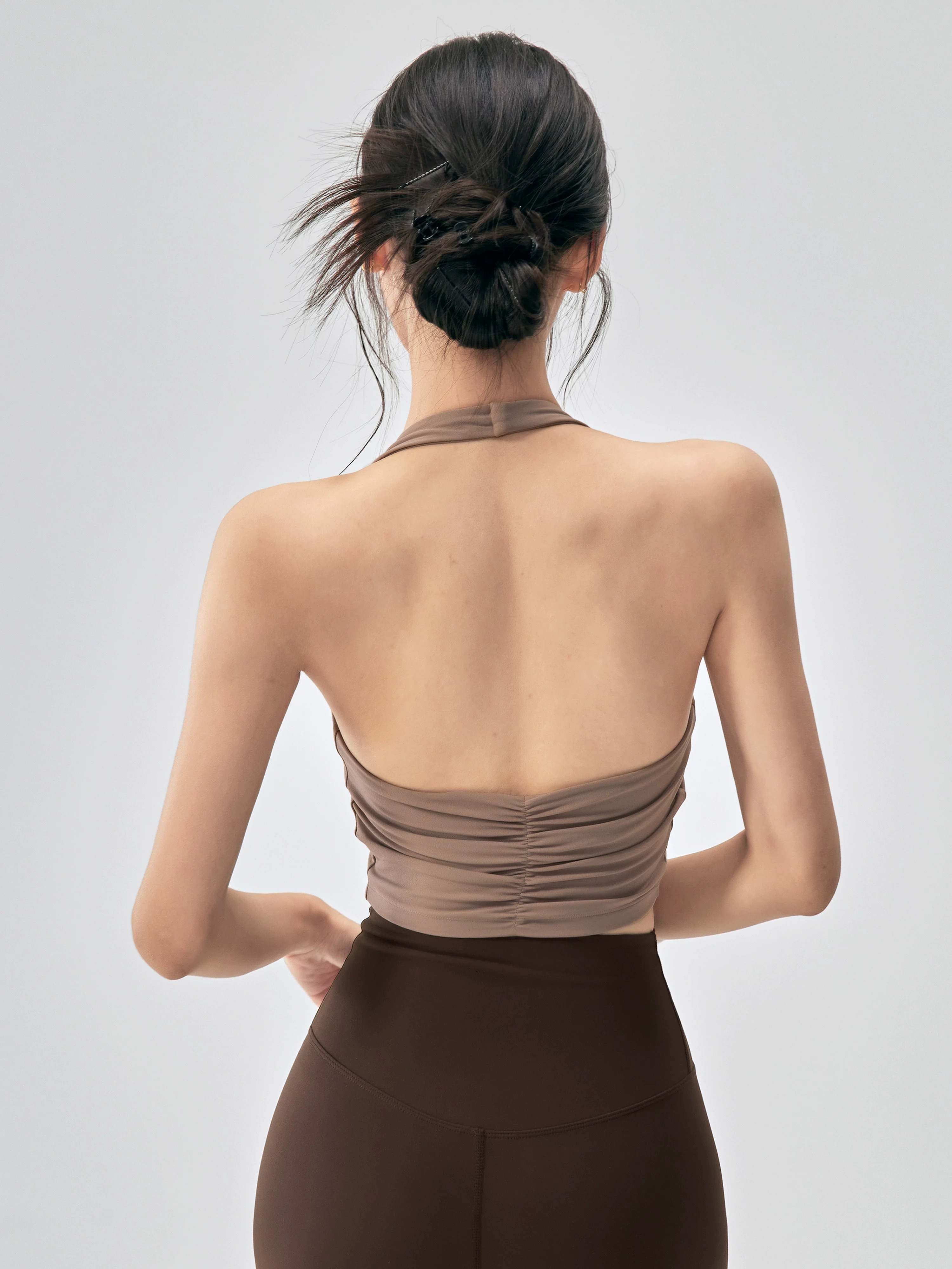 Áo ngực thể thao có đệm ngực cho nữ, áo tập Pilates chống sốc, kiểu cổ halter, áo tập yoga lưng đẹp.