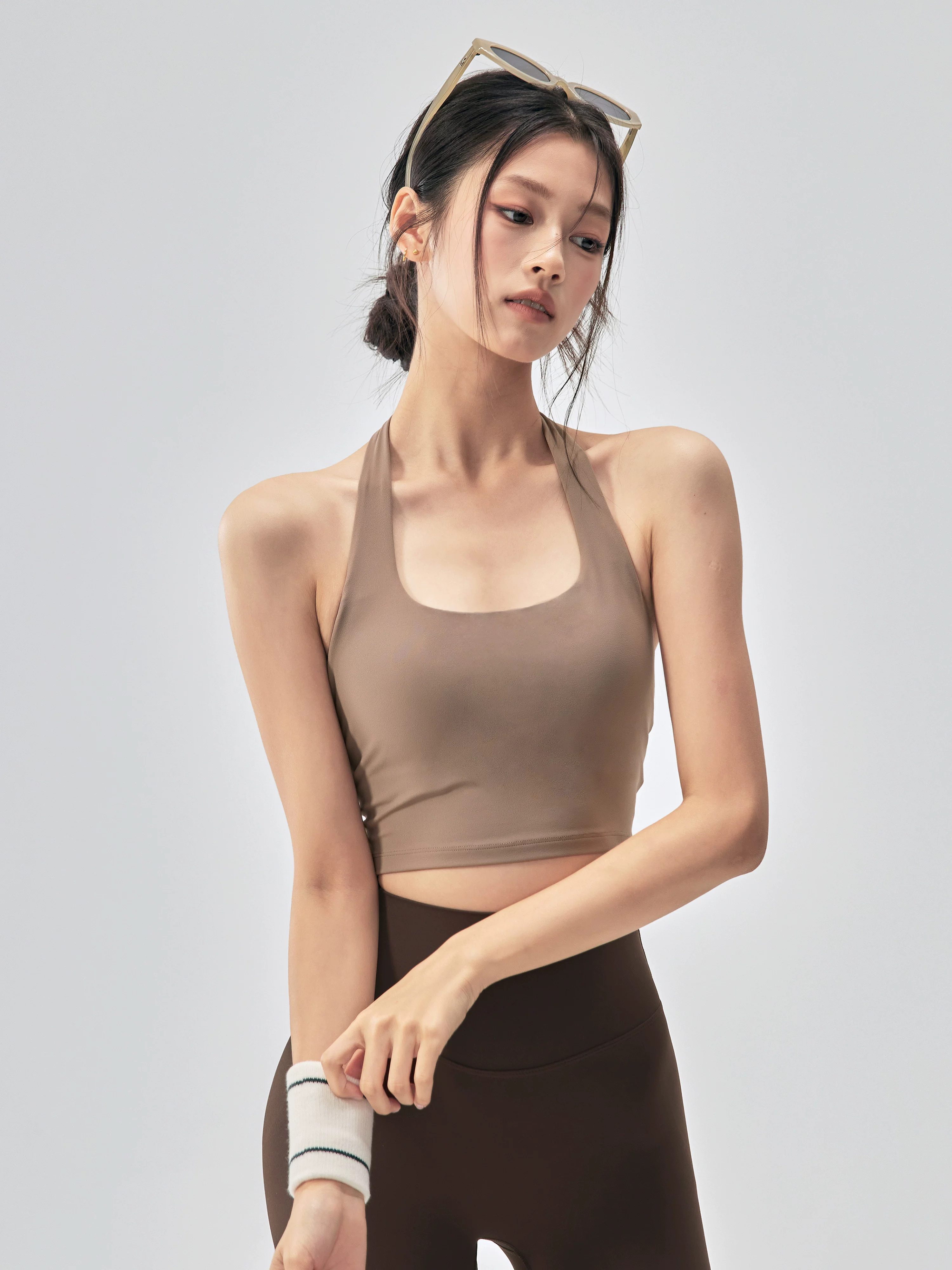 Áo ngực thể thao có đệm ngực cho nữ, áo tập Pilates chống sốc, kiểu cổ halter, áo tập yoga lưng đẹp.