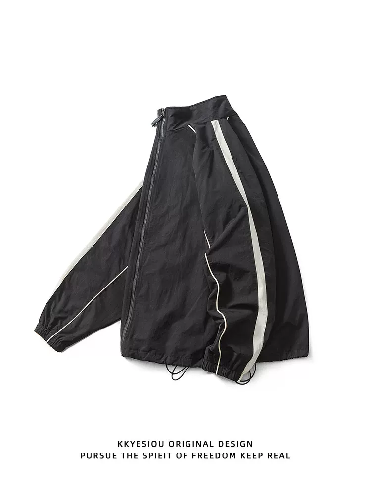 Áo khoác kiểu cổ điển Mỹ KKyesiou phối đen trắng, unisex, phong cách thể thao giản dị, kiểu Nhật, cổ cao, dáng rộng.