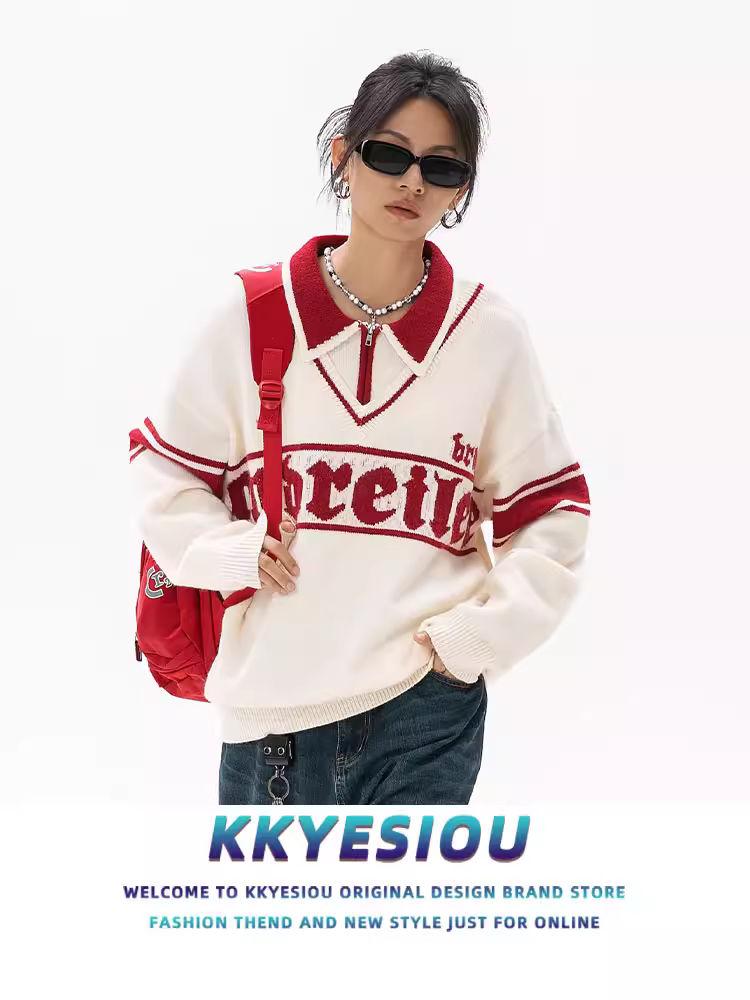 Áo len dệt kim phong cách preppy màu trắng đỏ tương phản kiểu Mỹ cổ điển KKyesiou dành cho nam và nữ, kiểu dáng lười biếng thêu họa tiết cổ POLO.