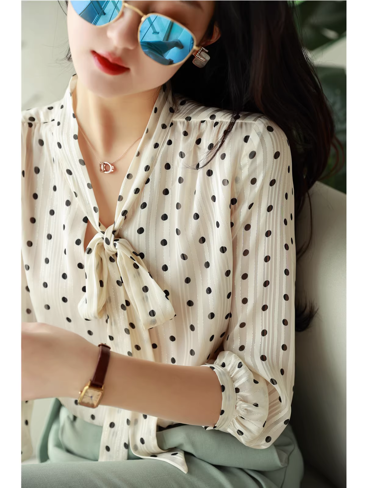 Thanh lịch và sành điệu ~ Áo sơ mi tay đèn ba phần tư kiểu Pháp cổ điển bằng lụa sáng màu chấm bi dành cho nữ, mới cho mùa xuân và mùa hè.