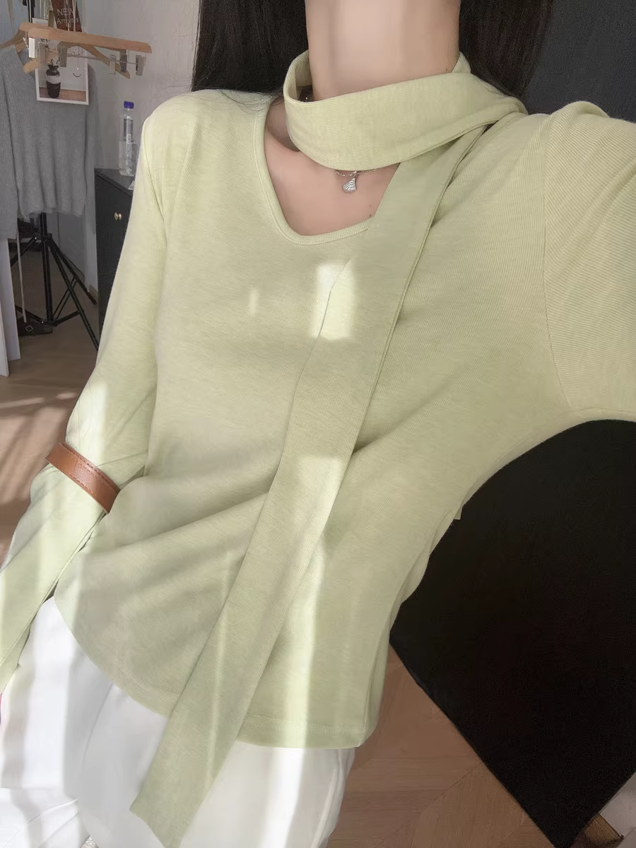 Phong cách đầu thu~ Áo thun tay dài dáng ôm eo, cổ halter, thiết kế cổ chữ V, xếp ly, chất liệu thun, dành cho nữ