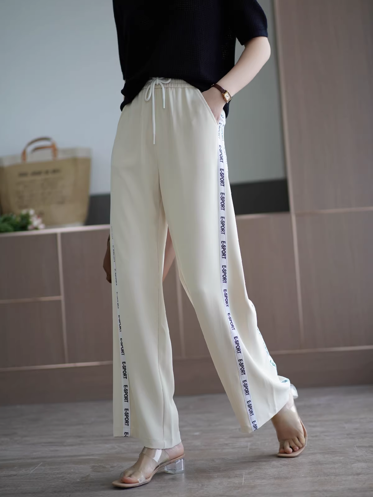 Quần thể thao thông thường thoáng mát và thoáng khí dành cho nữ có chữ bên hông, quần ống rộng lưng cao co giãn ống rộng dành cho mùa hè.