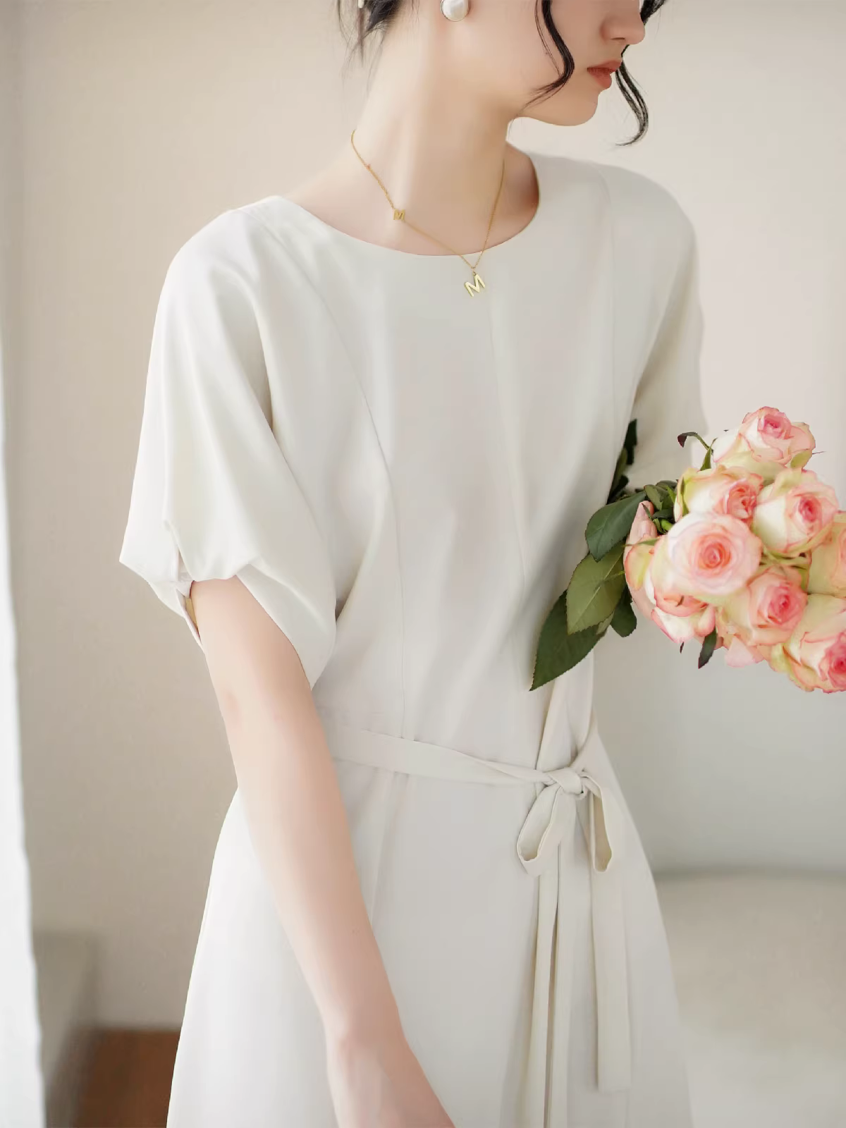 Phong cách thanh lịch kiểu Pháp, may đo ba chiều, ôm eo, tôn dáng, vải mềm mại, đầm tay phồng, mới cho mùa hè.