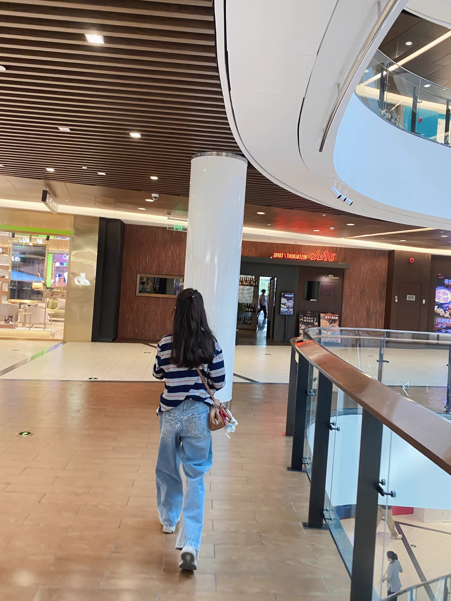 Quần Jeans Diamond Cat dành cho bé gái 25 Thu Đông Phong cách mới dành cho trẻ em Quần thẳng nhỏ nhắn ngọt ngào Quần ống rộng