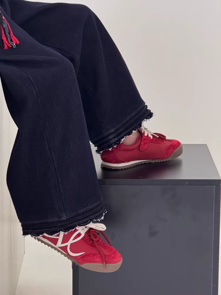 Quần denim ống thẳng viền ren dành cho bé gái, quần ống rộng dáng rộng mùa thu đông dành cho trẻ em, quần thường ngày lót lông cừu dành cho trẻ lớn hơn, kiểu dáng thời trang viền xù.