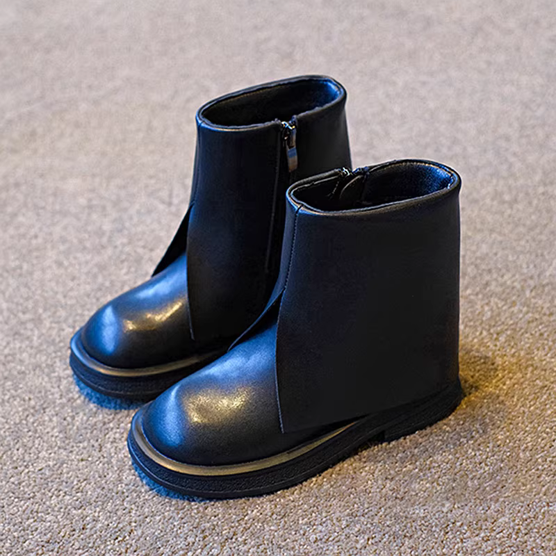 Giày bốt Martin đen cho bé gái, kiểu mới xuân thu 2025, giày bốt da kiểu quần ống rộng, giày bốt nhung ngắn mùa đông cho trẻ em