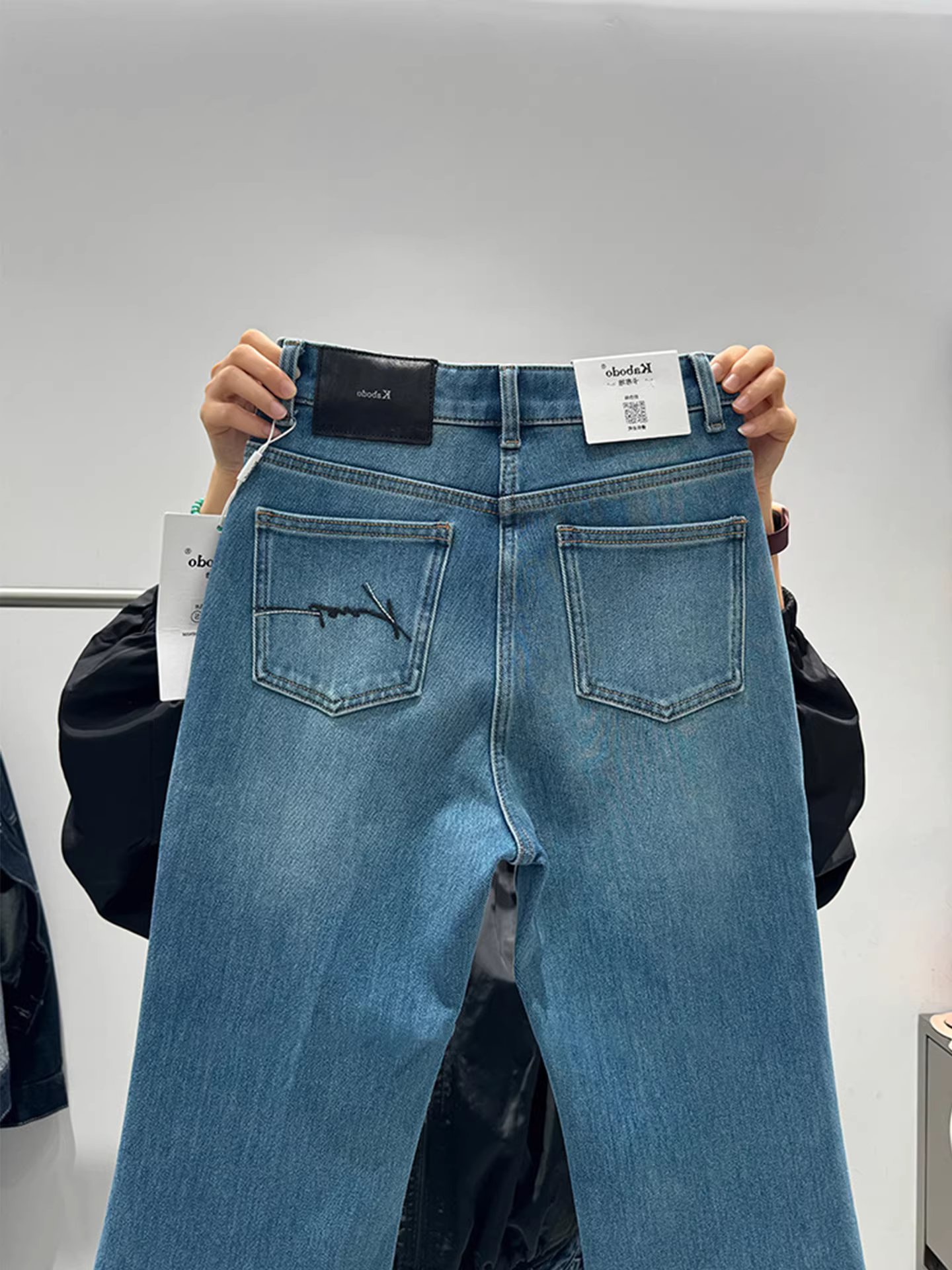 Quần ống loe nhung cao cấp mùa đông 2025 dành cho nữ, kiểu dáng Hàn Quốc, thời trang, đa năng, size nhỏ