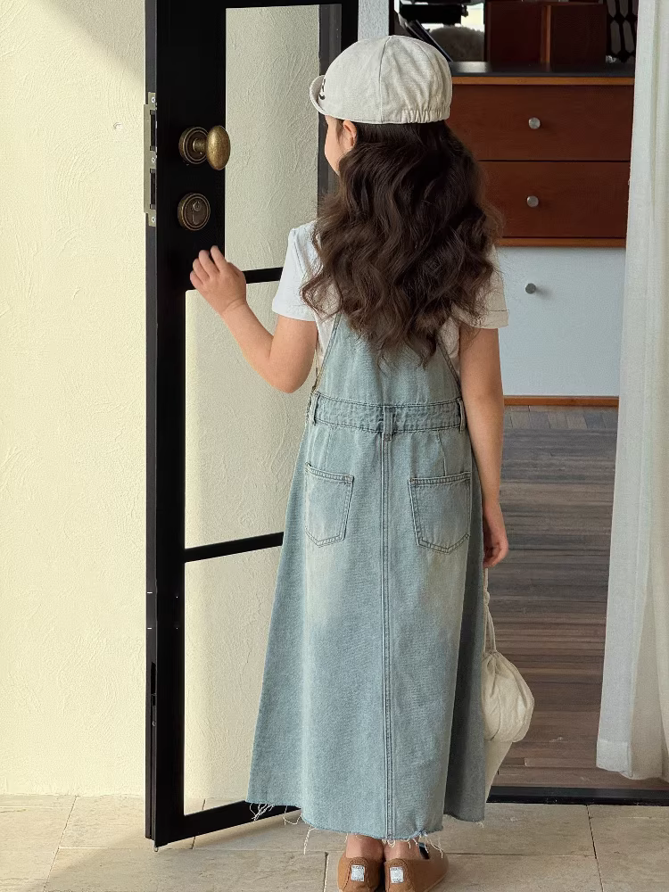 Váy denim có dây đeo cho bé gái váy dài 25 mùa hè sành điệu cho trẻ lớn váy dáng rộng kiểu dáng giản dị phong cách đi học