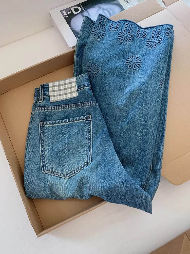 Quần jean ống đứng hẹp dành cho nữ, quần ống rộng thêu rỗng phong cách Trung Hoa dành cho các cô gái lớn tuổi, quần ngắn nhỏ nhắn.