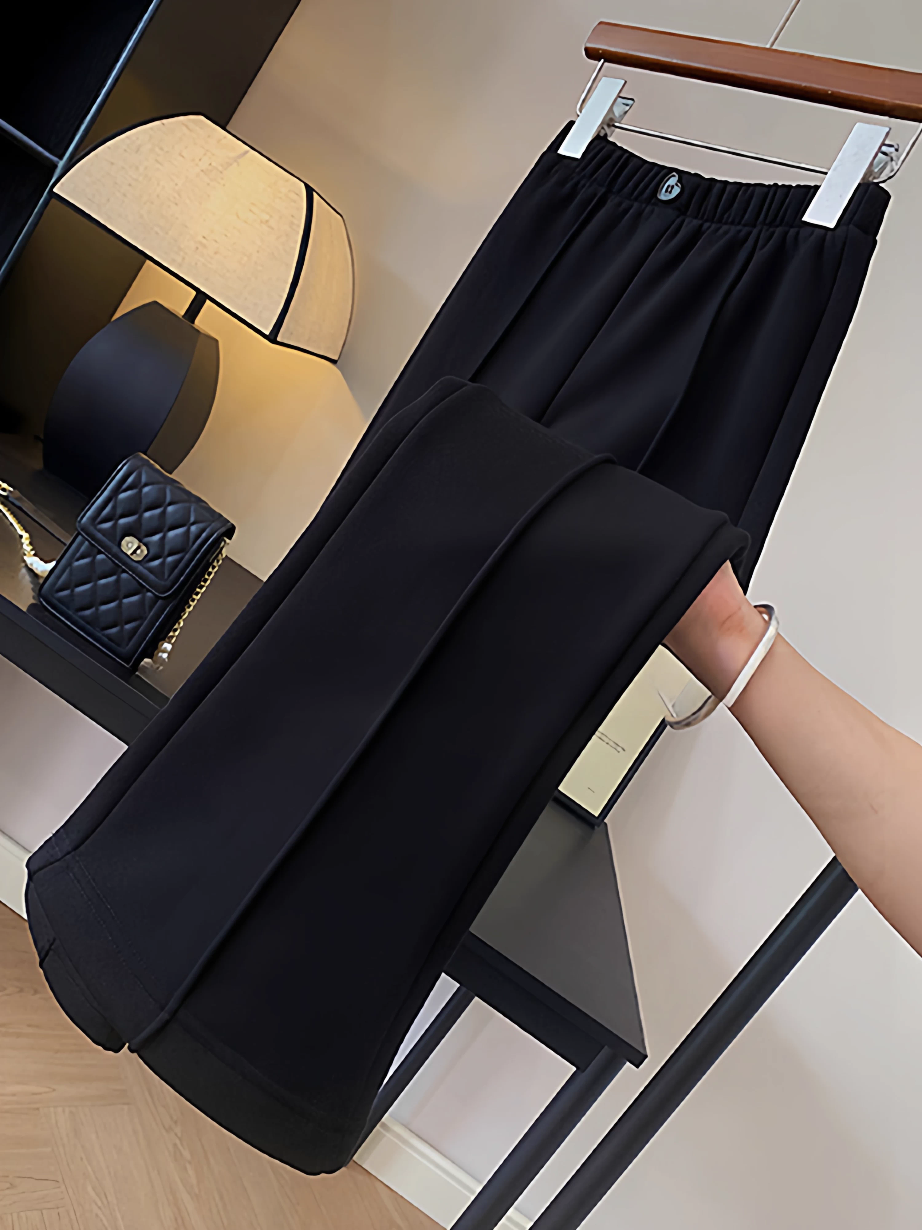 Quần ống loe ôm sát có lót lông cừu cạp cao dành cho nữ, bộ sưu tập thu đông mới, quần ống loe màu đen đa năng, phong cách giản dị dành cho trẻ lớn.