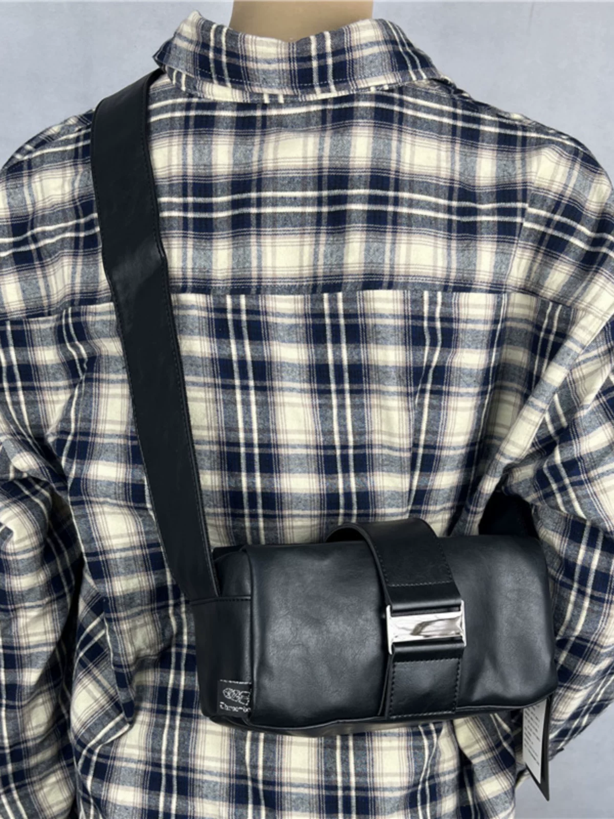 Túi đeo vai nam phong cách Trung Hoa Threebox, túi đeo chéo thời trang, túi đeo chéo thể thao thương hiệu thời thượng, kiểu dáng xe máy cá tính.